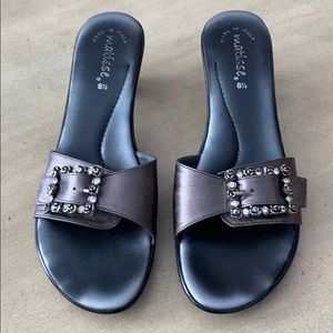 MINT CONDITION: PEWTER HEELED SLIDES w/ BUCKLE